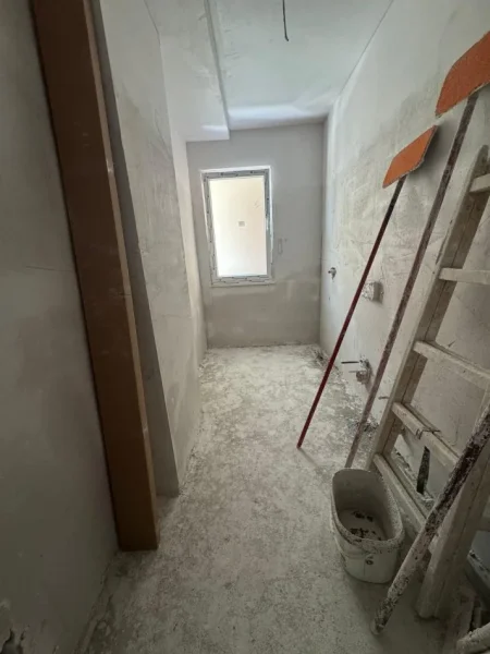 Tirane, shitet apartament 2+1+Ballkon Kati 4, 131 m² 209.000 € (Lake Side Rezidence)