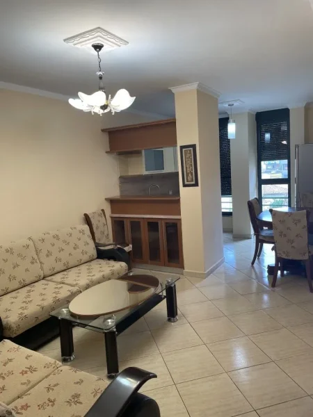 Tirane, jepet me qera apartament 1+1 Kati 2, 67 m² 500 € (9-kateshet)