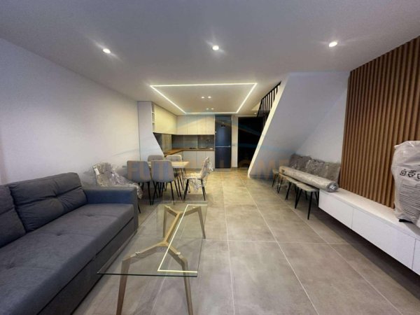 Tirane, shitet apartament duplex 1+1 Kati 1, 75 m² 120.000 € (Golden Park)