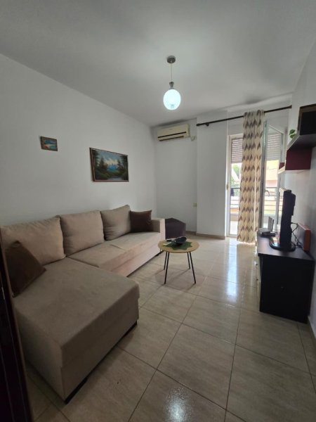 Tirane, jepet me qera apartament 1+1+Ballkon Kati 3, 75 m² 550 € (RRUGA E ELBASANIT)