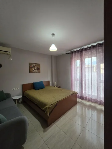 Tirane, jepet me qera apartament 1+1+Ballkon Kati 3, 75 m² 550 € (RRUGA E ELBASANIT)