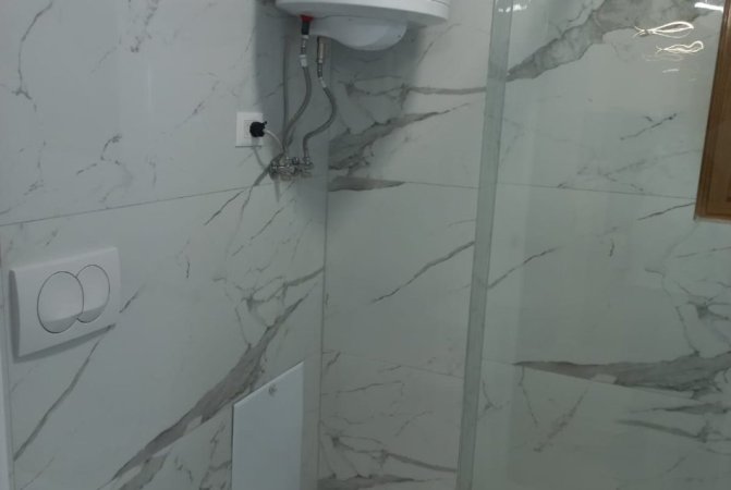 Tirane, jepet me qera apartament 1+1 Kati 1, 60 m² 600 € (KOMUNA E PARISIT)