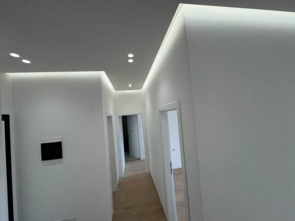 Tirane, jepet me qera apartament 2+1+Ballkon Kati 2, 86 m² 500 € 