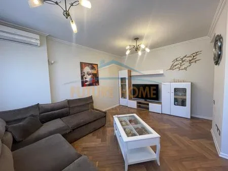 Tirane, shitet apartament 1+1+Ballkon Kati 4, 58 m² 103.000 € (Oxhaku)