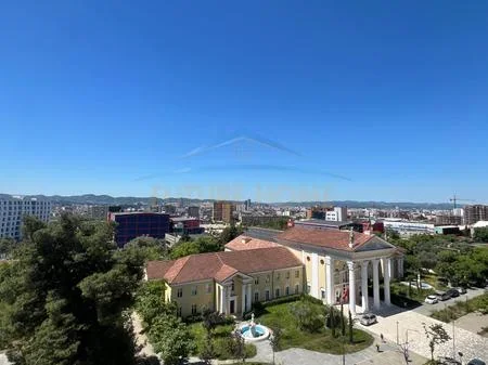 Tirane, shitet apartament 2+1+Ballkon Kati 7, 109 m² 175.000 € (Kinostudio)