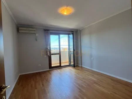 Tirane, shitet apartament 2+1+Ballkon Kati 7, 109 m² 175.000 € (Kinostudio)