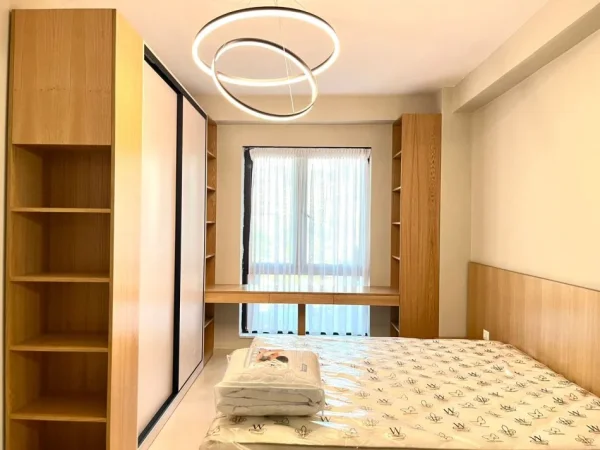 Privat, Tirane, jepet me qera apartament 1+1+Ballkon Kati 2, 85 m²