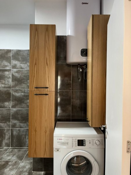 Privat, Tirane, jepet me qera apartament 1+1+Ballkon Kati 2, 85 m² 900 €