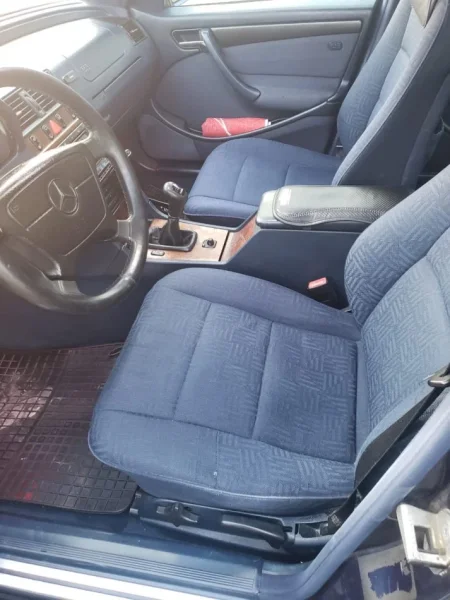 Puke, shes makine me portobagazh Mercedez-Benz Nafte, blu e errët manuale Kondicioner 2.100 €