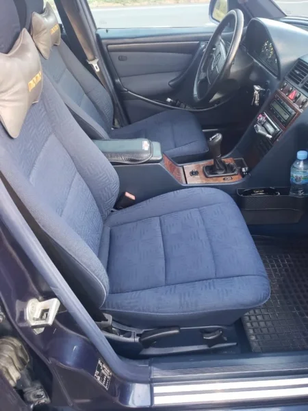 Puke, shes makine me portobagazh Mercedez-Benz Nafte, blu e errët manuale Kondicioner 2.100 €