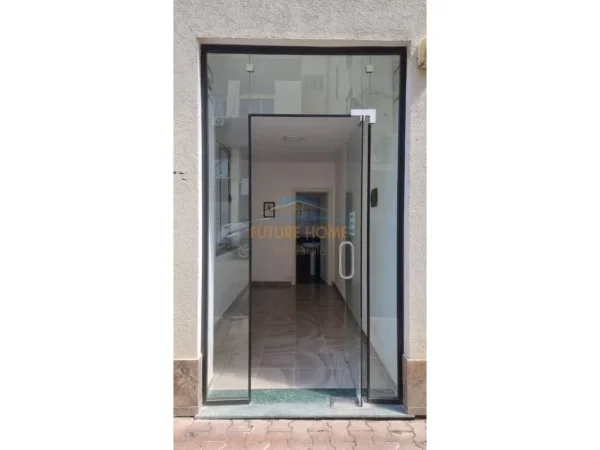 Shitet, Ambient Biznesi 16 m², Fresk 32.000 €