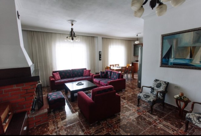 Tirane, jepet me qera apartament 3+1+Ballkon Kati 3, 120 m² 650 €