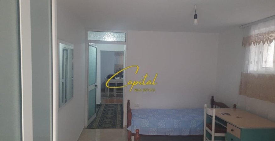 Tirane, jepet me qera 1+1 Kati 0, 30 m² 270 € (21 DHJETORI)