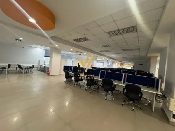 Tirane, jepet me qera zyre Kati -1, 1.400 m² 7.000 € (DELIJORGJI)