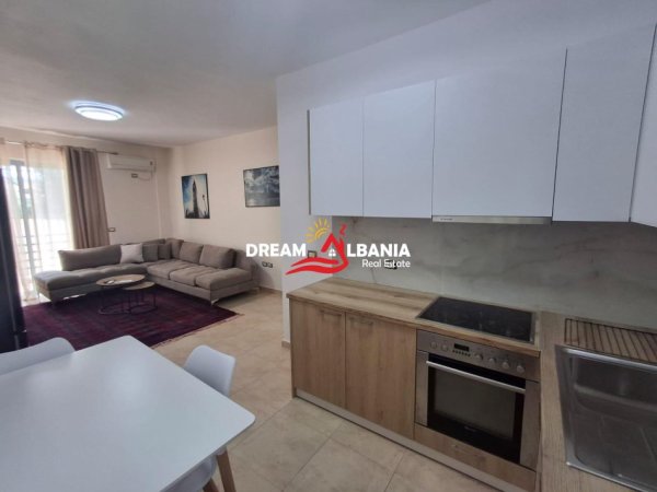 Tirane, jepet me qera apartament 2+1 Kati 1, 90 m² 550 € (afer Shkolles Rreze Drite Sauk)