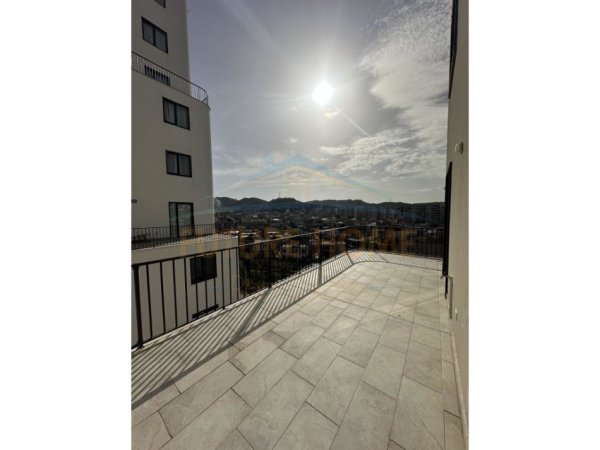 Tirane, jepet me qera apartament 2+1+Ballkon Kati 5, 135 m² 600 € (Kompleksi Grand Gallery)