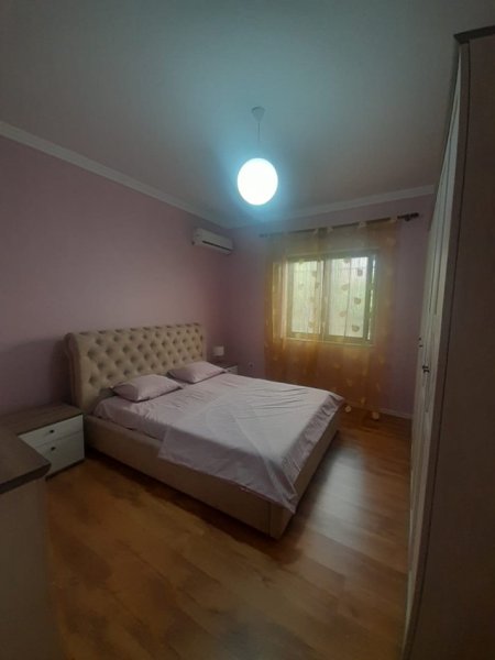 Tirane, jepet me qera apartament 2+1 Kati 1, 90 m² 600 € (Rruga Ferit Xhajko, tek Ish- Resorant Durrësi)