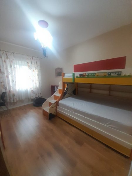 Tirane, jepet me qera apartament 2+1 Kati 1, 90 m² 600 € (Rruga Ferit Xhajko, tek Ish- Resorant Durrësi)