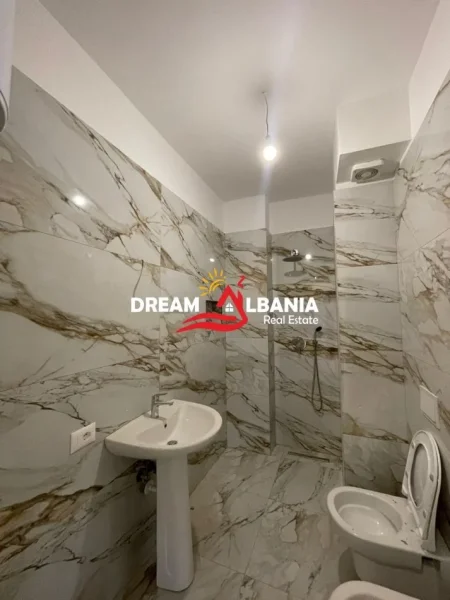 Tirane, jepet me qera apartament 2+1 Kati 2, 100 m² 700 € (ne Ali Dem)