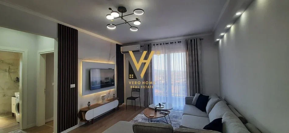 Tirane, shitet apartament 1+1+Ballkon Kati 6, 82 m² 100.000 € (KAMEZ)
