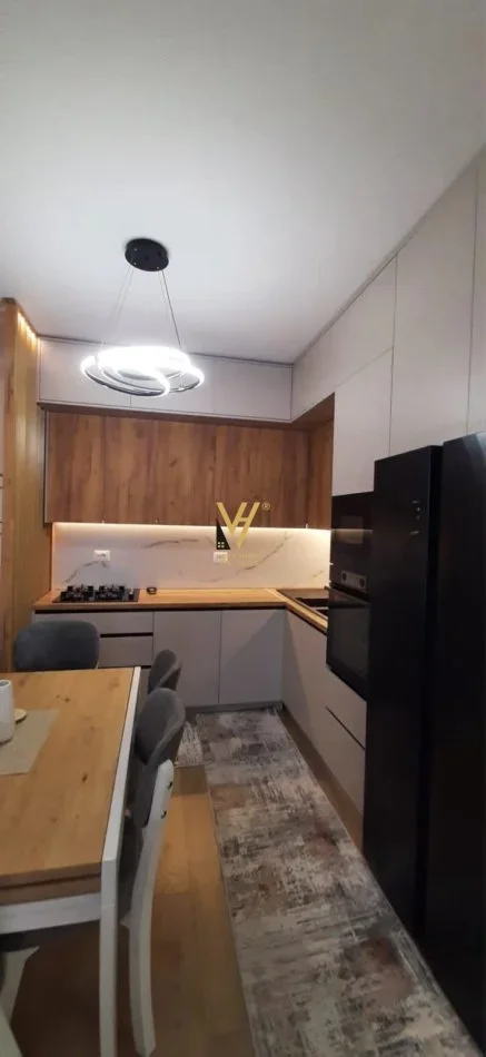 Tirane, shitet apartament 1+1+Ballkon Kati 6, 82 m² 100.000 € (KAMEZ)