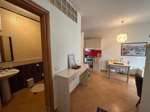 Tirane, shes apartament 1+1+Ballkon Kati 2, 65 m² 150.000 € (Rruga Mihal Grameno)