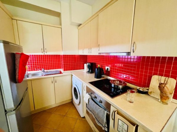 Tirane, shes apartament 1+1+Ballkon Kati 2, 65 m² 150.000 € (Rruga Mihal Grameno)