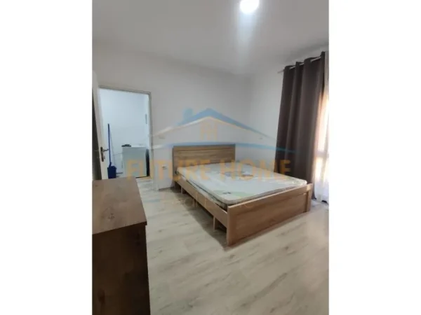 Tirane, jepet me qera apartament 1+1 Kati 5, 66 m² 500 € (PRANE MOZAIKUT)