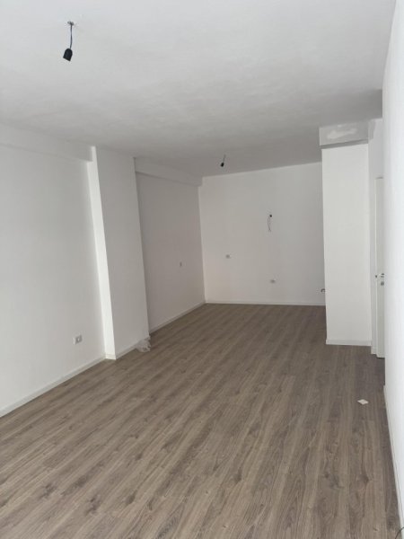 Okazion Tirane, shes apartament 1+1+Aneks+Ballkon Kati 5, 76 m² 123000 € (Rr. Dritan Hoxha)