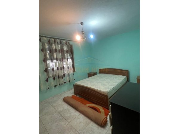 Tirane, jepet me qera 2+1 , 450 €