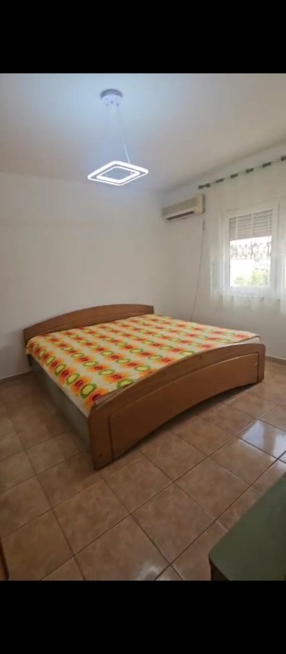 Tirane, jepet me qera apartament 2+1+Ballkon Kati 6, 100 m² 650 € (Rruga Fortuzi,Pranë Shkollës Jeronin De Rada)