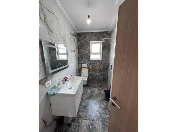 Tirane, shitet apartament 2+1 Kati 4, 74 m² 147.000 € 