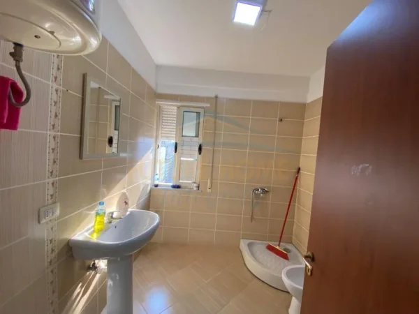 0683487469 Tirane, jepet me qera apartament 2+1 Kati 7, 97 m² 600 € (BULEVARDI I RI)