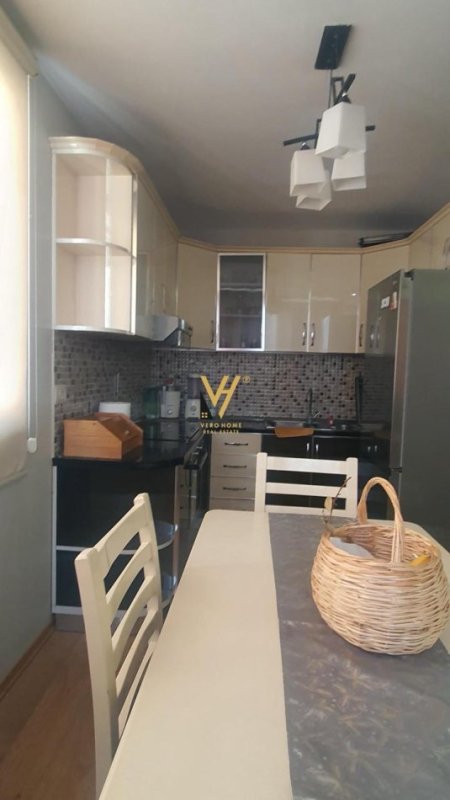 Tirane, shitet apartament 2+1+Ballkon Kati 7, 95 m² 140.000 € (PALLATET CABEJ)