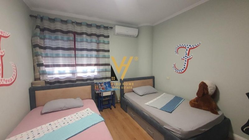 Tirane, shitet apartament 2+1+Ballkon Kati 7, 95 m² 140.000 € (PALLATET CABEJ)