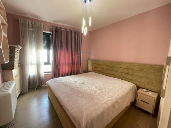 Tirane, shitet apartament 2+1 Kati 3, 78 m² 210.000 € (Rruga Frosina Plaku)