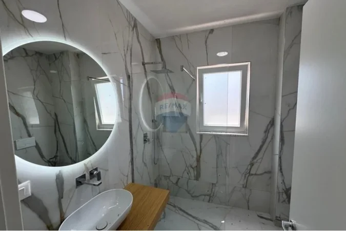 Tirane, jepet me qera zyre , 123 m² 2.000 € 