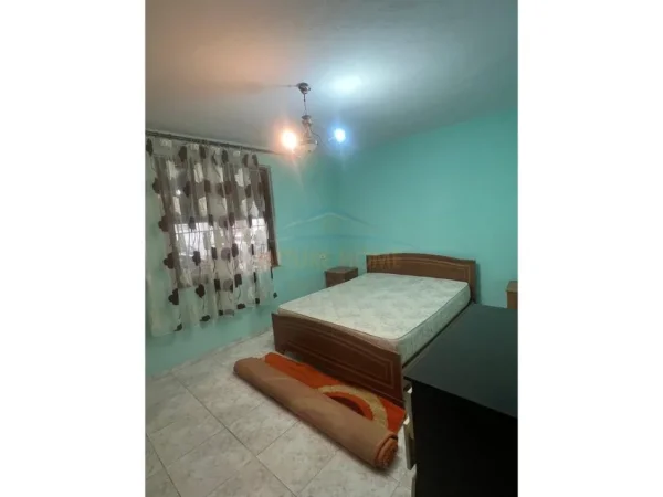 0683487469 Tirane, jepet me qera apartament 1+1 Kati 1, 66 m² 450 € (Rruga Kongresi i Manastirit)