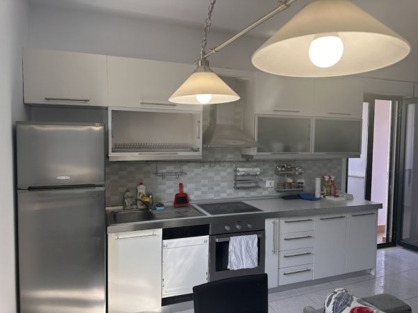 Tirane, shes apartament 2+1+Ballkon Kati 10, 101 m² 310.000 € (Rruga e Barrikadave)