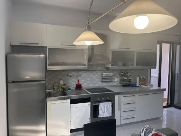 Tirane, shes apartament 2+1+Ballkon Kati 10, 101 m² 280.000 € (Rruga e Barrikadave)