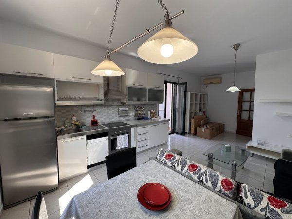 Tirane, shes apartament 2+1+Ballkon Kati 10, 101 m² 310.000 € (Rruga e Barrikadave)