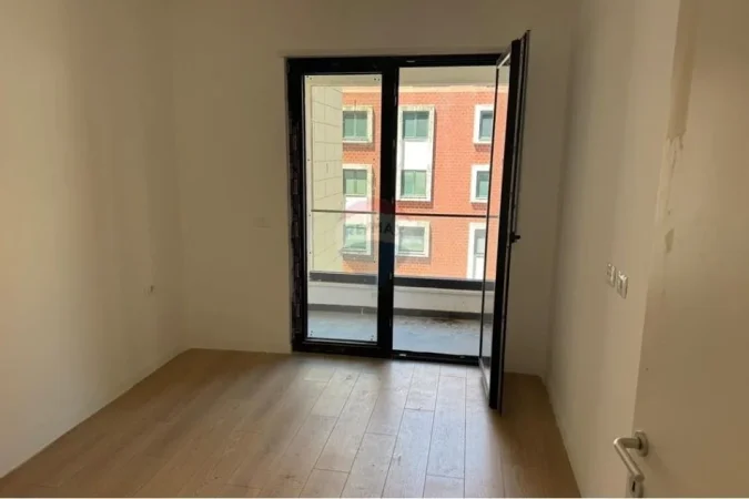 Tirane, shitet apartament 1+1+Ballkon , 150.000 € 
