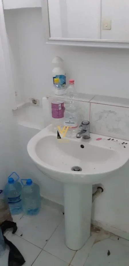 Tirane, jepet me qera dyqan Kati 0, 20 m² 400 € (MYSLYM SHYRI)