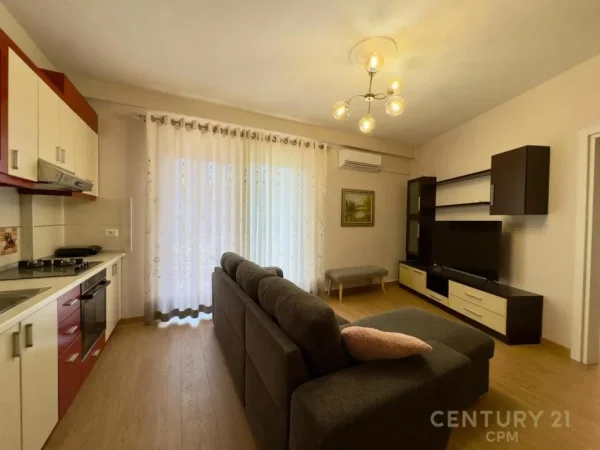 Tirane, shes apartament duplex 2+1 Kati 2, 131 m² (Rruga e Dibres)
