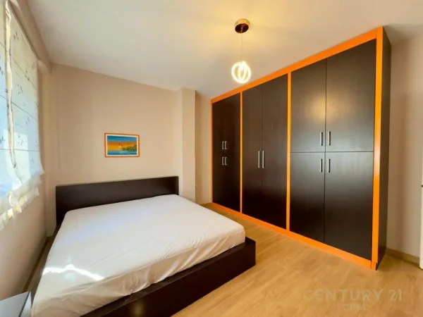 Tirane, shes apartament duplex 2+1 Kati 2, 131 m² (Rruga e Dibres)