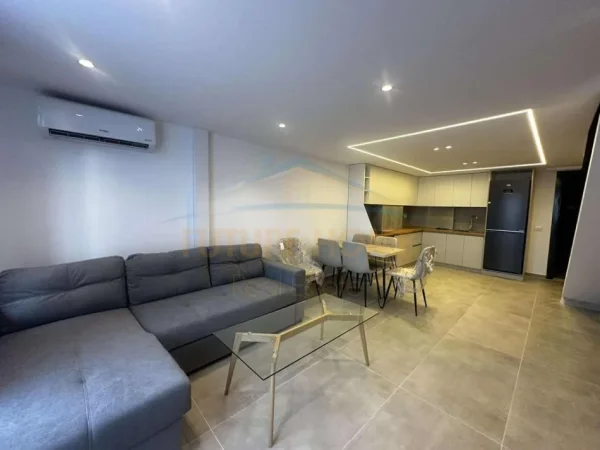 Tirane, shitet apartament duplex 1+1 Kati 1, 75 m² 120.000 € (Golden Park 3)