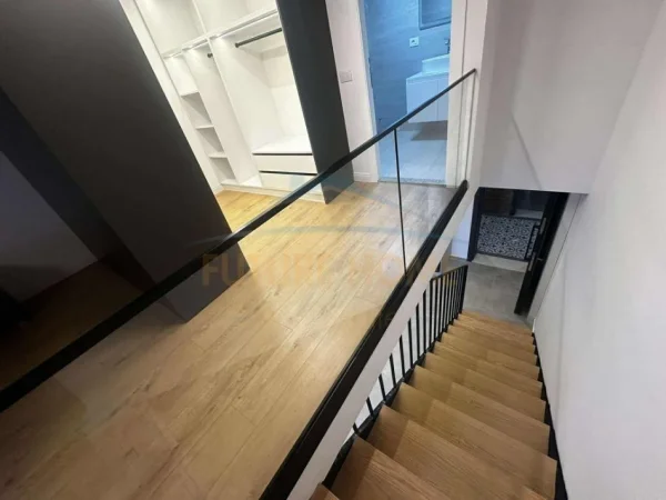 Tirane, shitet apartament duplex 1+1 Kati 1, 75 m² 120.000 € (Golden Park 3)