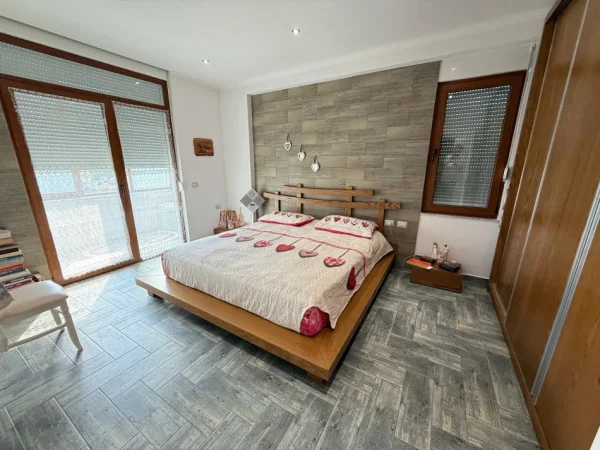Tirane, shitet apartament 2+1 Kati 2, 94 m² 150.000 €