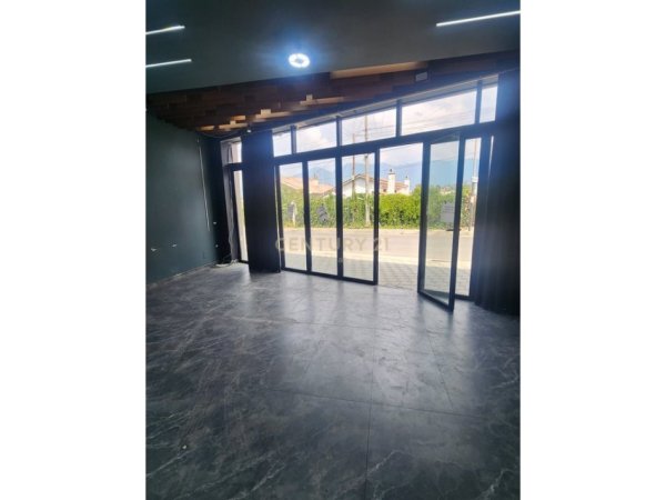 Tirane, jepet me qera ambjent biznesi Kati 0, 110 m² 900 € (Sauk i Ri)