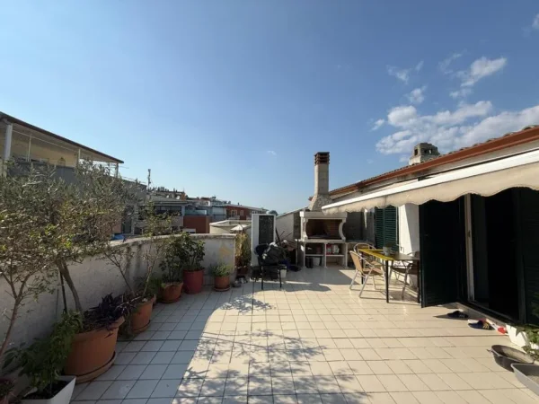 Tirane, shitet apartament 3+1 Kati 5, 234 m² (Liqeni i Thate)